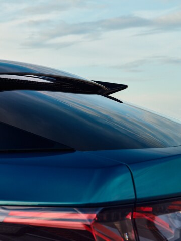 PEUGEOT 3008 Plug-in Hybrid rear floating spoiler